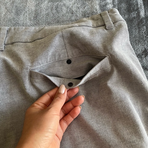 Lululemon Commission Shorts Men's Size 38 Heather Gray Golf Casual 11" Inseam - Picture 6 of 10